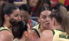 爱游戏平台-澳大利亚女篮连续八连胜，雄踞榜首！