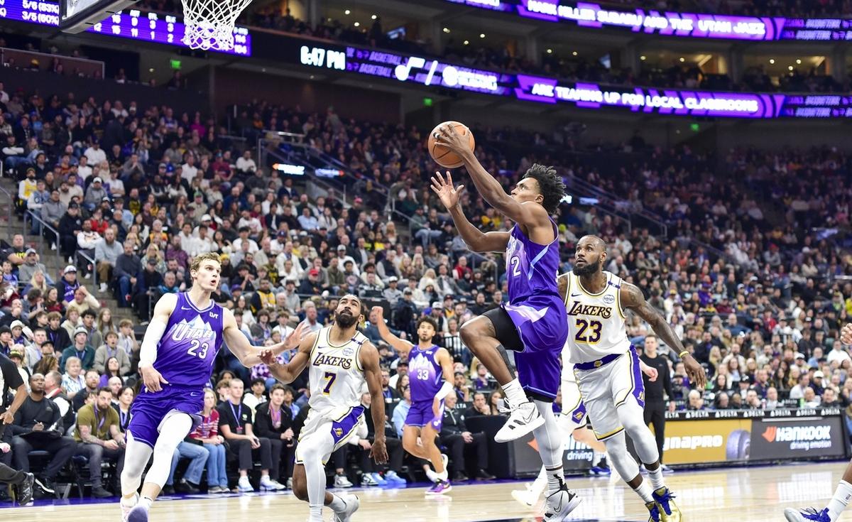 体育赛场厮杀激烈,选手勇者胜的简单介绍 体育赛场厮杀激烈,选手勇者胜的简单介绍