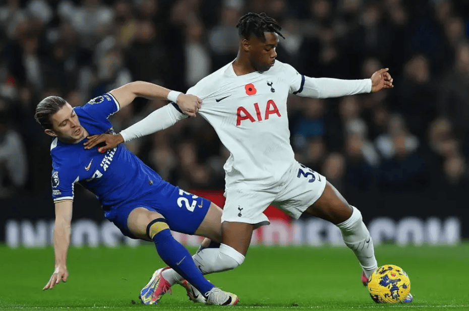 关于法兰克福球员红牌遭逐,导致球队失分惨败的信息 关于法兰克福球员红牌遭逐,导致球队失分惨败的信息