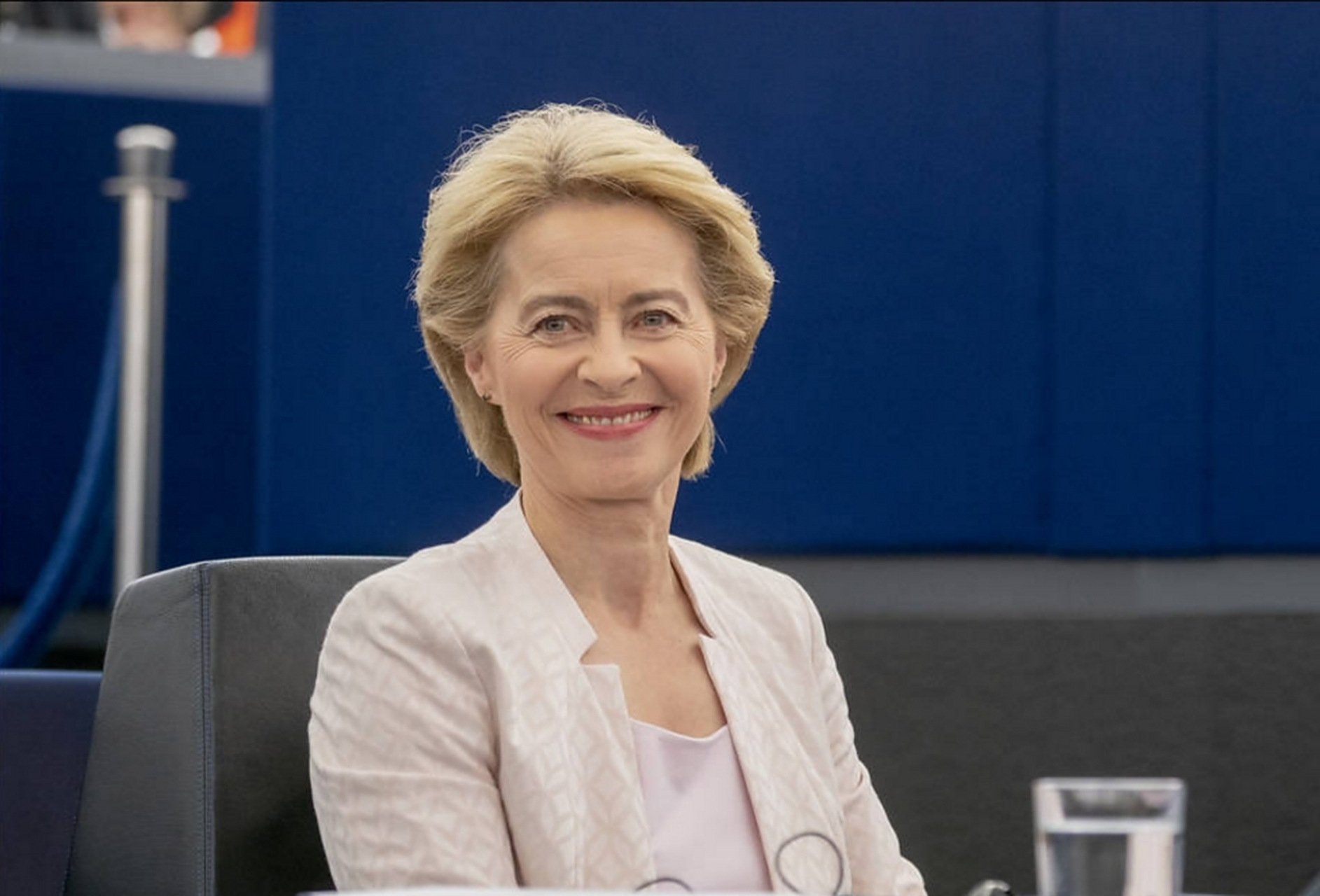 波兰与匈牙利战平,争议不断 波兰与匈牙利战平,争议不断