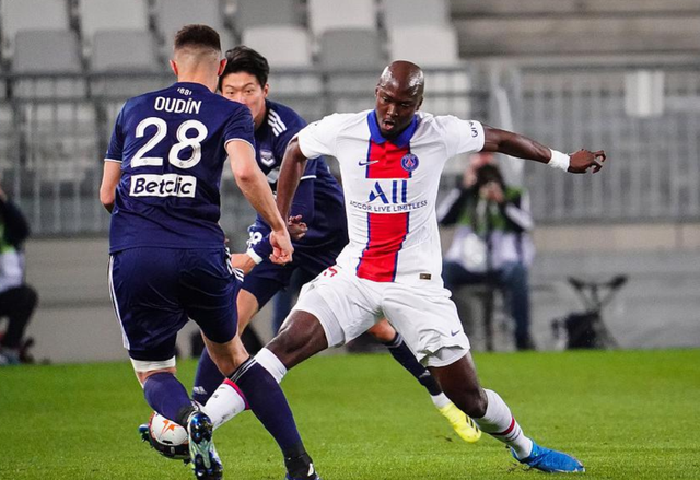 包含得克斯特主场击败对手,取得关键三分的词条 包含得克斯特主场击败对手,取得关键三分的词条