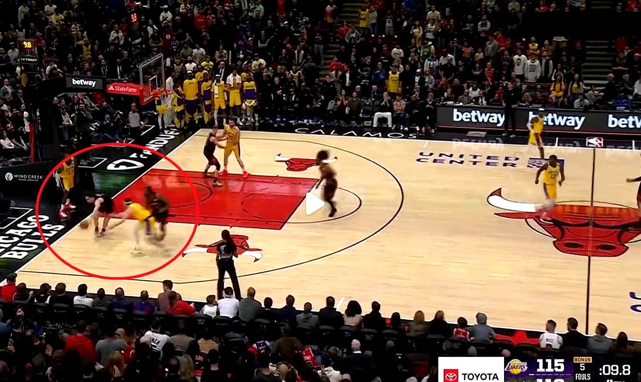 小牛惨败篮网,遭遇两连败 小牛惨败篮网,遭遇两连败