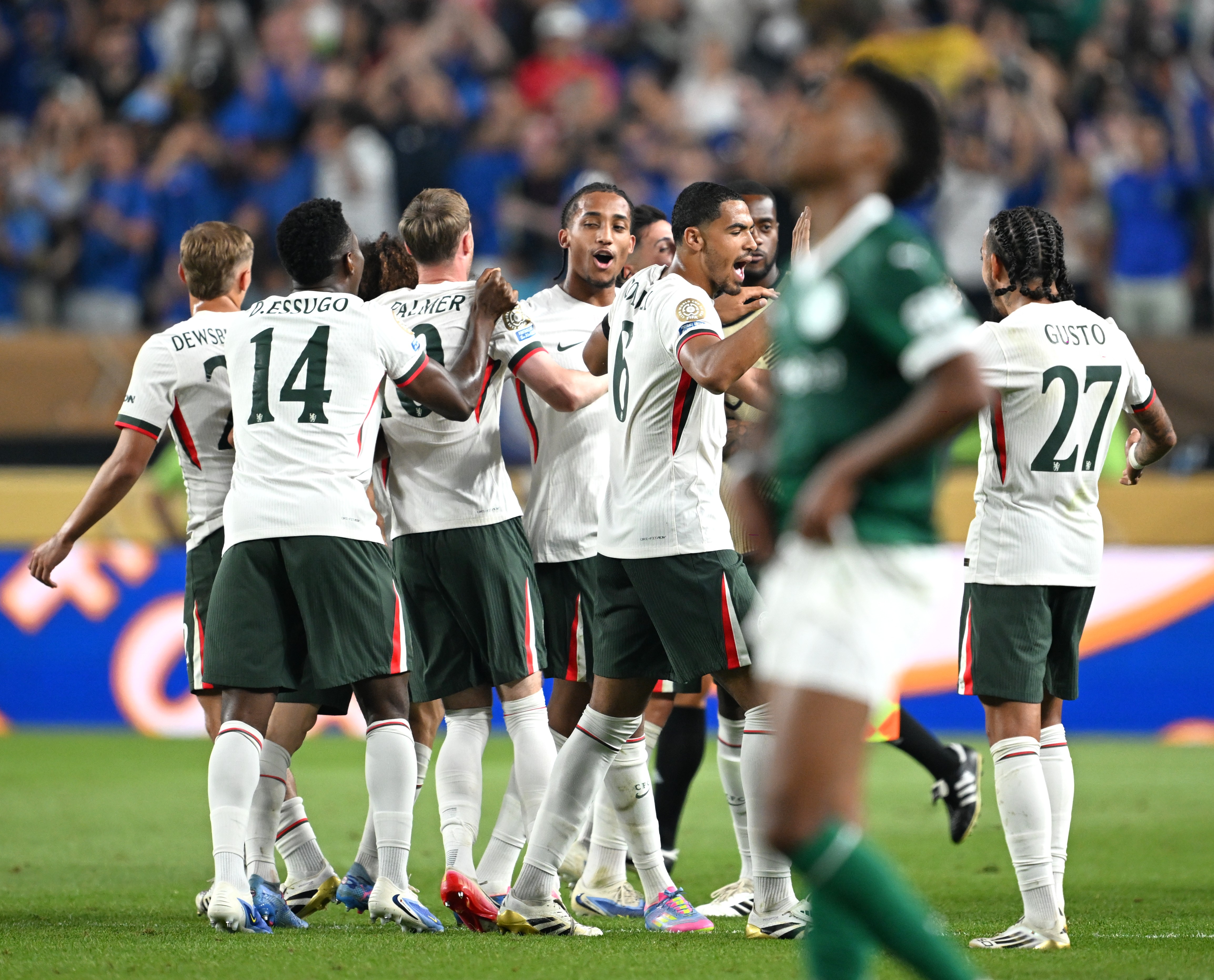 包含切尔西全队合力晋级，备战下一轮的词条